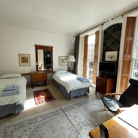 Cosy Central London Apartment 002